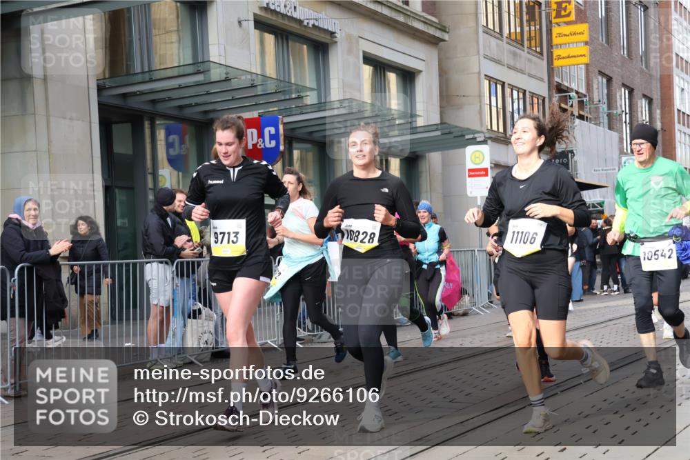 05.10.2025 - 20. swb-Marathon Bremen Strokosch-Dieckow http://msf.ph/oto/9266106 05.10.2025 11:05:08 Ziel 7654, 9210, 9419, 9440, 9515, 9690, 9713, 9752, 9908, 9944, 10025, 10158, 10255, 10289, 10426, 10437, 10511, 10542, 10828, 10843, 10844, 10990, 10999, 11064, 11106, 11164, 11501, 11540, 11676, 11681, 7654, 9210, 9419, 9440, 9515, 9690, 9713, 9752, 9908, 9944, 10025, 10158, 10255, 10289, 10426, 10437, 10511, 10542, 10828, 10843, 10844, 10990, 10999, 11064, 11106, 11164, 11501, 11540, 11676, 11681 meine-sportfotos.de