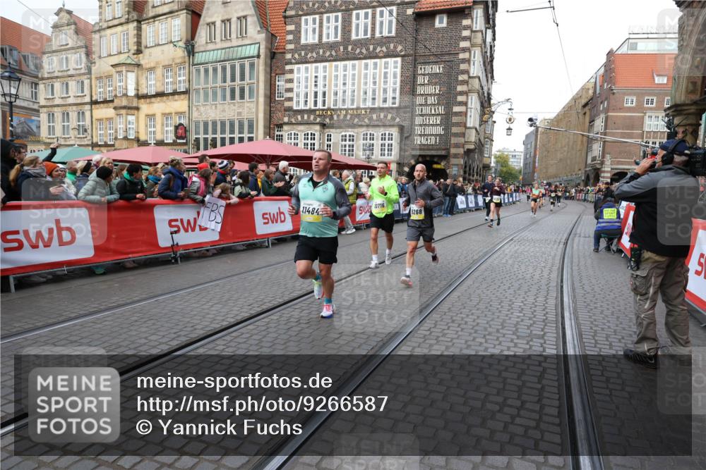05.10.2025 - 20. swb-Marathon Bremen Yannick Fuchs http://msf.ph/oto/9266587 05.10.2025 10:51:44 Ziel 8333, 9252, 9268, 10584, 10716, 10918, 10928, 11484 meine-sportfotos.de