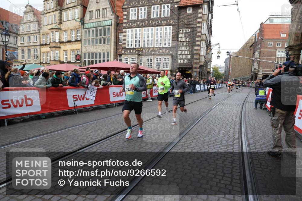 05.10.2025 - 20. swb-Marathon Bremen Yannick Fuchs http://msf.ph/oto/9266592 05.10.2025 10:51:44 Ziel 8333, 9252, 9268, 10584, 10716, 10918, 10928, 11484 meine-sportfotos.de