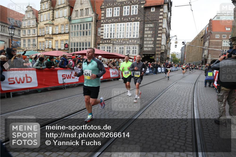 05.10.2025 - 20. swb-Marathon Bremen Yannick Fuchs http://msf.ph/oto/9266614 05.10.2025 10:51:44 Ziel 8333, 9252, 9268, 10584, 10716, 10918, 10928, 11484 meine-sportfotos.de