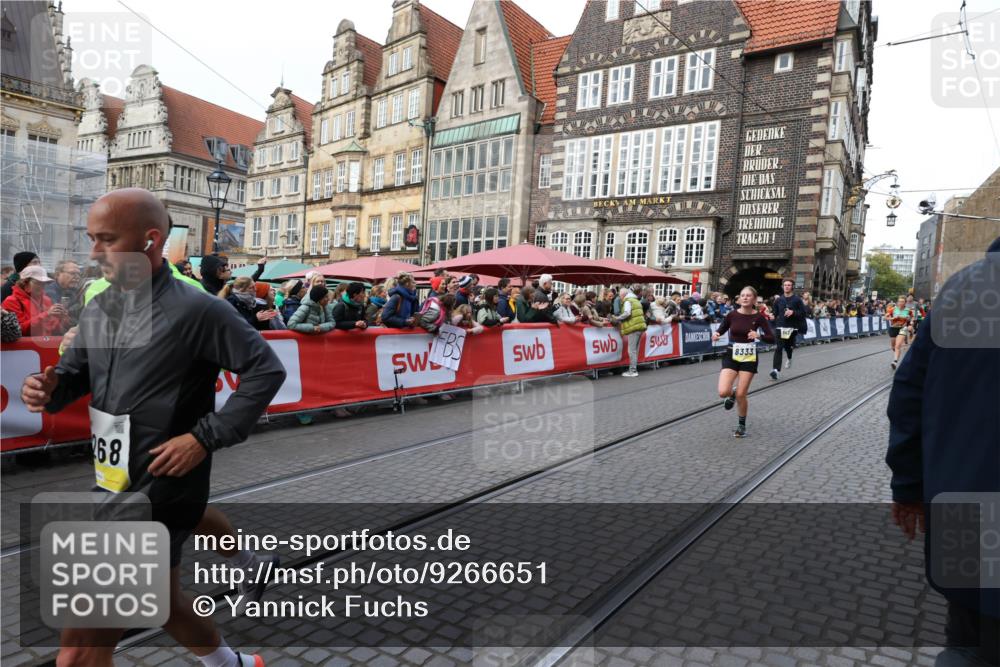05.10.2025 - 20. swb-Marathon Bremen Yannick Fuchs http://msf.ph/oto/9266651 05.10.2025 10:51:46 Ziel 8333, 9252, 9268, 10584, 10716, 10918, 10928, 11484 meine-sportfotos.de