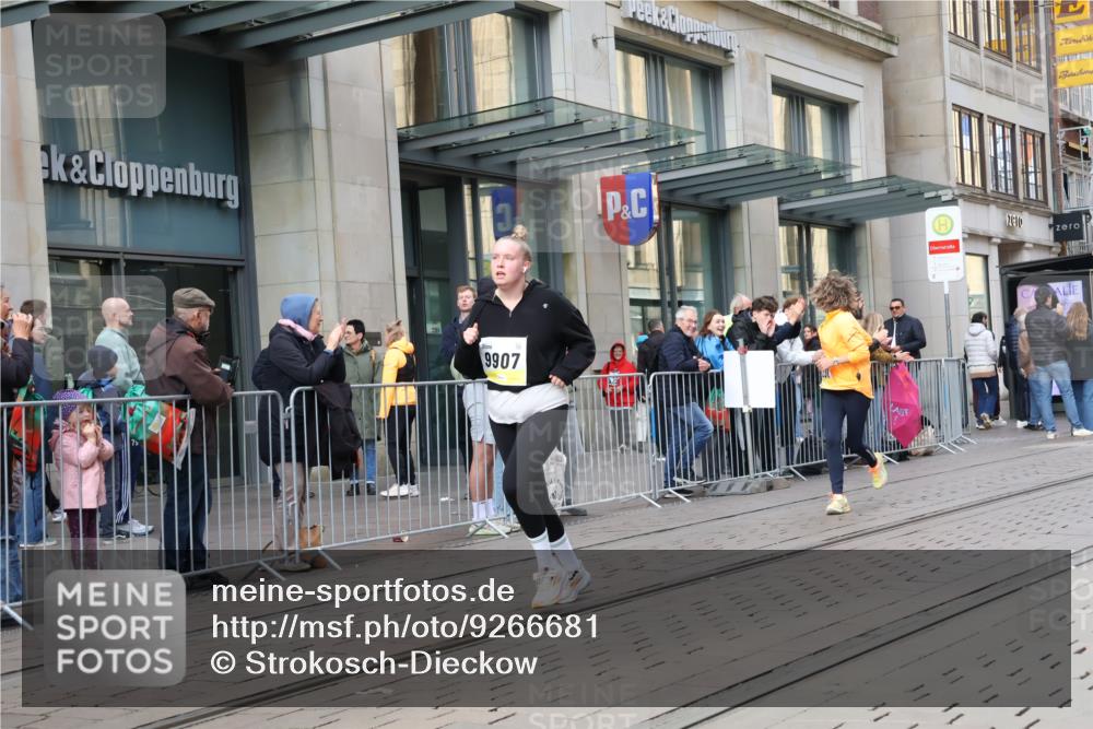 05.10.2025 - 20. swb-Marathon Bremen Strokosch-Dieckow http://msf.ph/oto/9266681 05.10.2025 11:05:32 Ziel 7777, 9335, 9355, 9423, 9907, 9931, 10081, 10095, 10197, 10529, 10587, 10597, 10619, 10769, 10843, 10844, 11134, 11425, 11455, 11468, 11525, 11604, 7777, 9335, 9355, 9423, 9907, 9931, 10081, 10095, 10197, 10529, 10587, 10597, 10619, 10769, 10843, 10844, 11134, 11425, 11455, 11468, 11604 meine-sportfotos.de