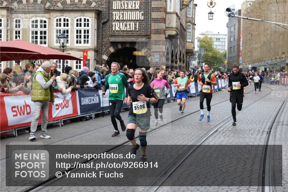 05.10.2025 - 20. swb-Marathon Bremen Yannick Fuchs http://msf.ph/oto/9266914 05.10.2025 10:51:51 Ziel 8333, 9259, 9268, 9506, 10436, 10716, 10968, 11484, 11689, 11696 meine-sportfotos.de