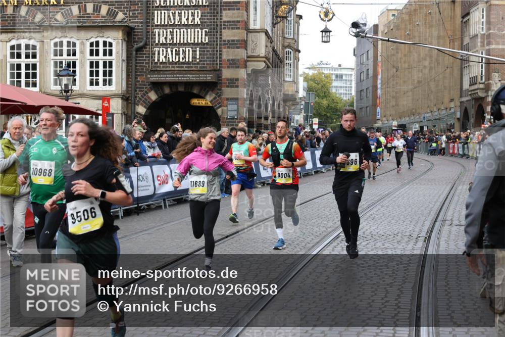 05.10.2025 - 20. swb-Marathon Bremen Yannick Fuchs http://msf.ph/oto/9266958 05.10.2025 10:51:52 Ziel 8333, 9004, 9259, 9268, 9506, 10436, 10716, 10968, 11484, 11689, 11696 meine-sportfotos.de