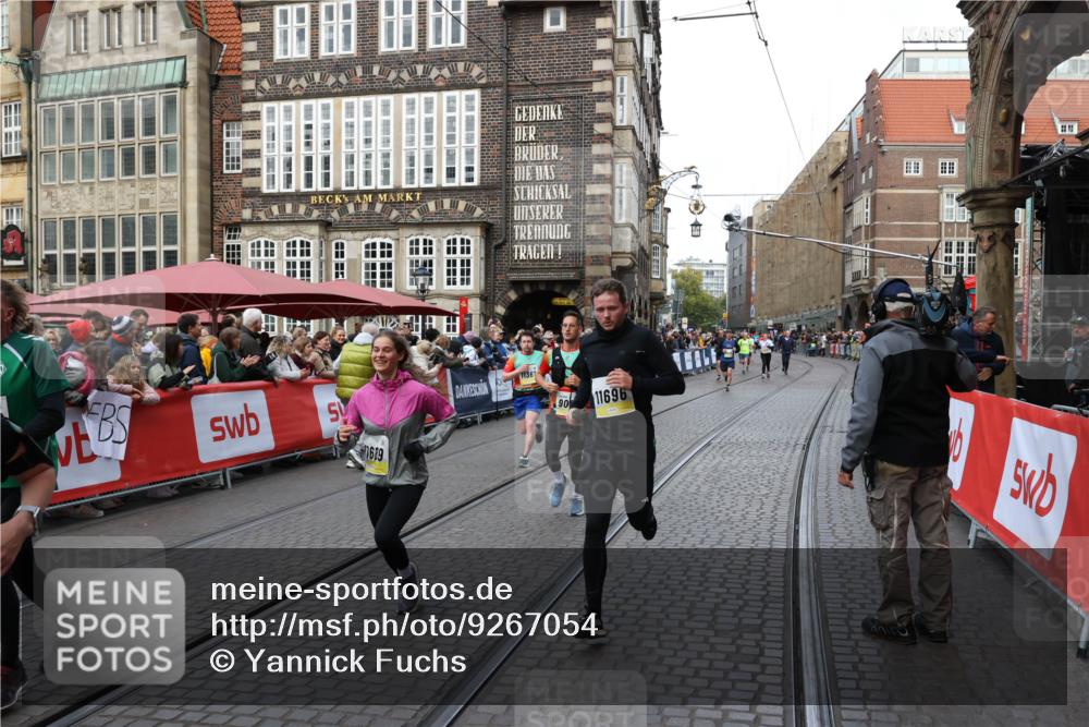 05.10.2025 - 20. swb-Marathon Bremen Yannick Fuchs http://msf.ph/oto/9267054 05.10.2025 10:51:53 Ziel 8333, 9004, 9259, 9268, 9506, 10436, 10716, 10968, 11361, 11689, 11696 meine-sportfotos.de