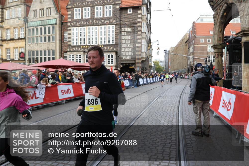 05.10.2025 - 20. swb-Marathon Bremen Yannick Fuchs http://msf.ph/oto/9267088 05.10.2025 10:51:54 Ziel 8333, 9004, 9259, 9506, 10436, 10968, 11361, 11689, 11696 meine-sportfotos.de