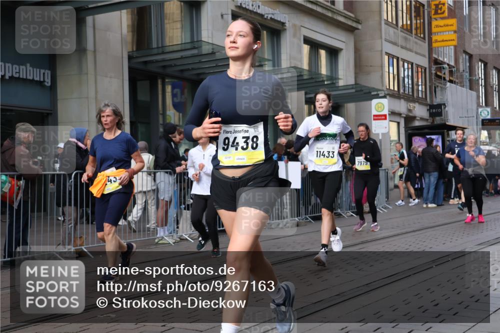 05.10.2025 - 20. swb-Marathon Bremen Strokosch-Dieckow http://msf.ph/oto/9267163 05.10.2025 11:05:54 Ziel 7979, 9205, 9228, 9355, 9387, 9438, 9523, 9712, 9786, 9931, 10081, 10095, 10100, 10101, 10152, 10192, 10243, 10249, 10374, 10404, 10462, 10587, 10597, 10611, 10623, 10640, 10848, 11065, 11092, 11134, 11169, 11195, 11231, 11233, 11296, 11433, 11485, 11525, 7979, 9205, 9228, 9355, 9387, 9438, 9523, 9712, 9786, 9931, 10081, 10095, 10100, 10101, 10152, 10192, 10243, 10249, 10374, 10404, 10462, 10587, 10597, 10611, 10623, 10640, 10848, 11065, 11092, 11134, 11169, 11195 meine-sportfotos.de