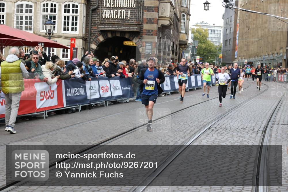 05.10.2025 - 20. swb-Marathon Bremen Yannick Fuchs http://msf.ph/oto/9267201 05.10.2025 10:51:57 Ziel 9004, 9259, 9506, 10436, 10968, 11080, 11361, 11689, 11696 meine-sportfotos.de