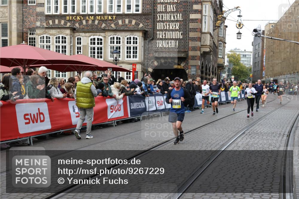 05.10.2025 - 20. swb-Marathon Bremen Yannick Fuchs http://msf.ph/oto/9267229 05.10.2025 10:51:58 Ziel 9004, 9506, 10436, 10968, 11080, 11361, 11689, 11696 meine-sportfotos.de