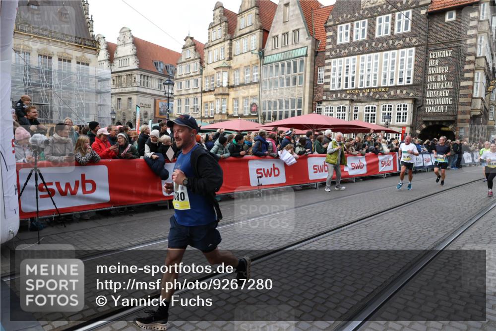 05.10.2025 - 20. swb-Marathon Bremen Yannick Fuchs http://msf.ph/oto/9267280 05.10.2025 10:52:00 Ziel 9004, 9506, 10817, 10968, 11080, 11361, 11394, 11689, 11696 meine-sportfotos.de