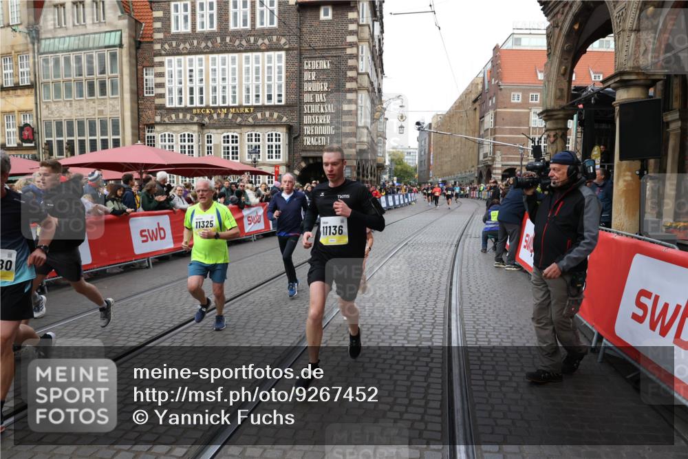 05.10.2025 - 20. swb-Marathon Bremen Yannick Fuchs http://msf.ph/oto/9267452 05.10.2025 10:52:03 Ziel 9683, 10380, 10581, 10625, 10817, 11080, 11136, 11325, 11361, 11394 meine-sportfotos.de