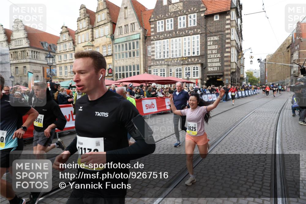 05.10.2025 - 20. swb-Marathon Bremen Yannick Fuchs http://msf.ph/oto/9267516 05.10.2025 10:52:04 Ziel 9683, 10380, 10581, 10625, 10817, 11080, 11136, 11325, 11394 meine-sportfotos.de