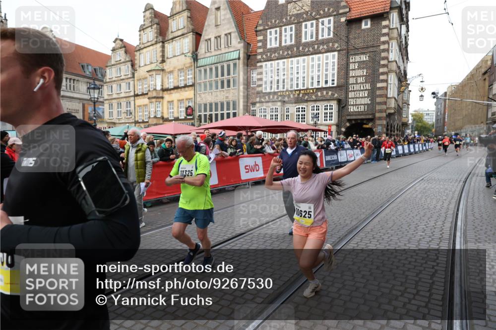 05.10.2025 - 20. swb-Marathon Bremen Yannick Fuchs http://msf.ph/oto/9267530 05.10.2025 10:52:04 Ziel 9683, 10380, 10581, 10625, 10817, 11080, 11136, 11325, 11394 meine-sportfotos.de
