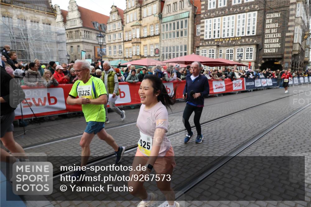 05.10.2025 - 20. swb-Marathon Bremen Yannick Fuchs http://msf.ph/oto/9267573 05.10.2025 10:52:05 Ziel 9683, 10380, 10581, 10625, 10817, 11080, 11136, 11325, 11394 meine-sportfotos.de
