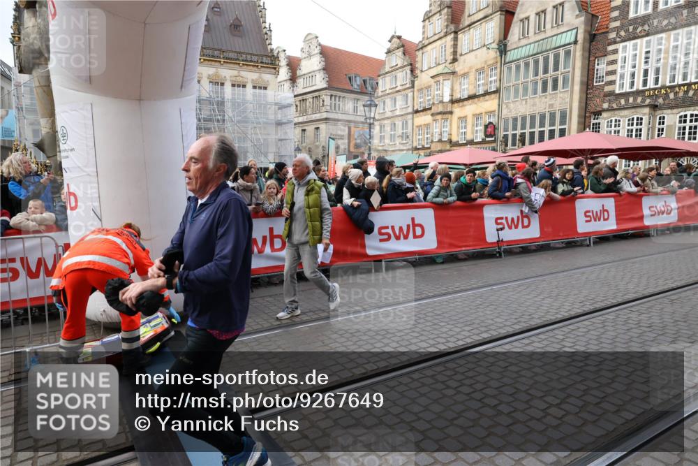 05.10.2025 - 20. swb-Marathon Bremen Yannick Fuchs http://msf.ph/oto/9267649 05.10.2025 10:52:06 Ziel 9683, 10380, 10581, 10625, 10817, 11080, 11136, 11273, 11325, 11394 meine-sportfotos.de