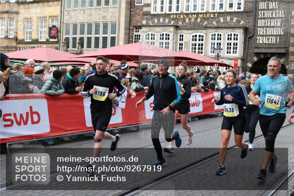 05.10.2025 - 20. swb-Marathon Bremen Yannick Fuchs http://msf.ph/oto/9267919 05.10.2025 10:52:16 Ziel 9196, 9226, 9852, 9939, 10240, 10438, 10668, 10727, 10977, 11273, 11641 meine-sportfotos.de