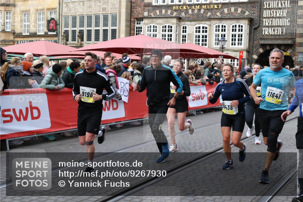 05.10.2025 - 20. swb-Marathon Bremen Yannick Fuchs http://msf.ph/oto/9267930 05.10.2025 10:52:16 Ziel 9196, 9226, 9852, 9939, 10240, 10438, 10668, 10727, 10977, 11273, 11641 meine-sportfotos.de