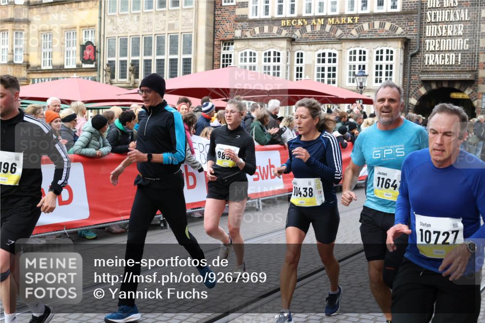 05.10.2025 - 20. swb-Marathon Bremen Yannick Fuchs http://msf.ph/oto/9267969 05.10.2025 10:52:17 Ziel 9196, 9226, 9852, 9939, 10240, 10438, 10668, 10727, 10977, 11641 meine-sportfotos.de