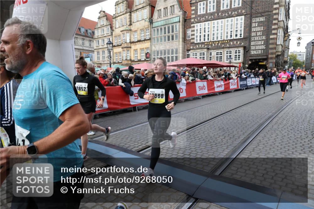 05.10.2025 - 20. swb-Marathon Bremen Yannick Fuchs http://msf.ph/oto/9268050 05.10.2025 10:52:18 Ziel 9196, 9226, 9852, 9939, 10038, 10240, 10438, 10668, 10727, 10942, 10977, 11641 meine-sportfotos.de