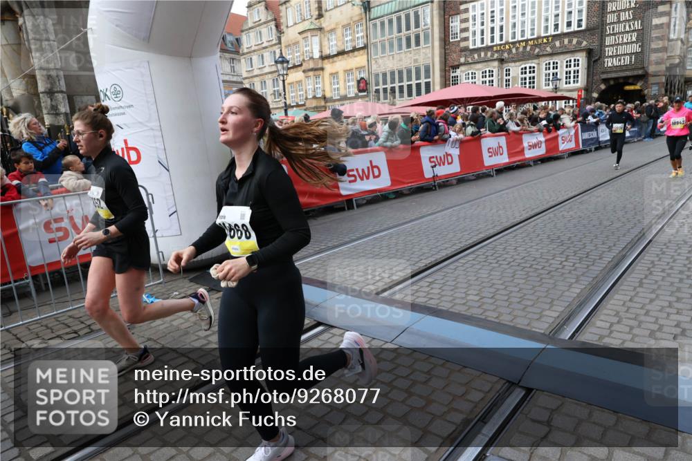 05.10.2025 - 20. swb-Marathon Bremen Yannick Fuchs http://msf.ph/oto/9268077 05.10.2025 10:52:19 Ziel 9196, 9226, 9852, 9939, 10038, 10240, 10438, 10668, 10727, 10900, 10942, 10977, 11641 meine-sportfotos.de