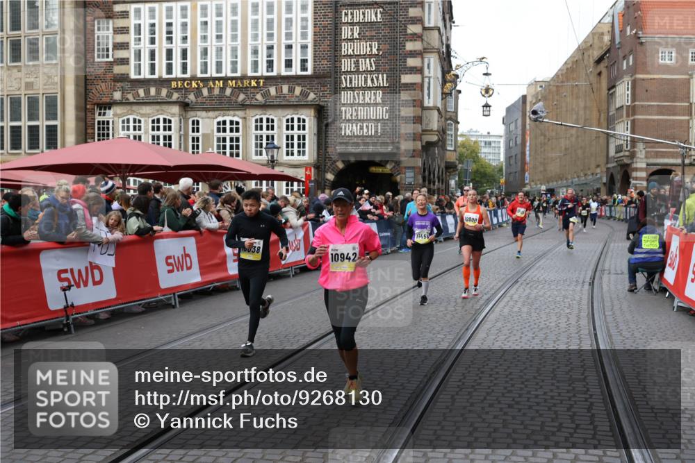 05.10.2025 - 20. swb-Marathon Bremen Yannick Fuchs http://msf.ph/oto/9268130 05.10.2025 10:52:20 Ziel 9196, 9226, 9852, 10038, 10240, 10438, 10668, 10727, 10900, 10942, 11458, 11641 meine-sportfotos.de