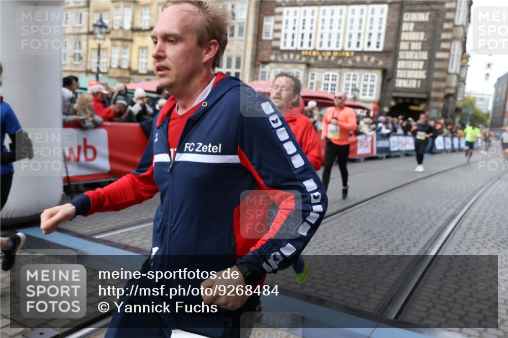 05.10.2025 - 20. swb-Marathon Bremen Yannick Fuchs http://msf.ph/oto/9268484 05.10.2025 10:52:25 Ziel 9852, 9955, 9987, 10038, 10668, 10900, 10927, 10942, 11128, 11458, 11491, 11665 meine-sportfotos.de