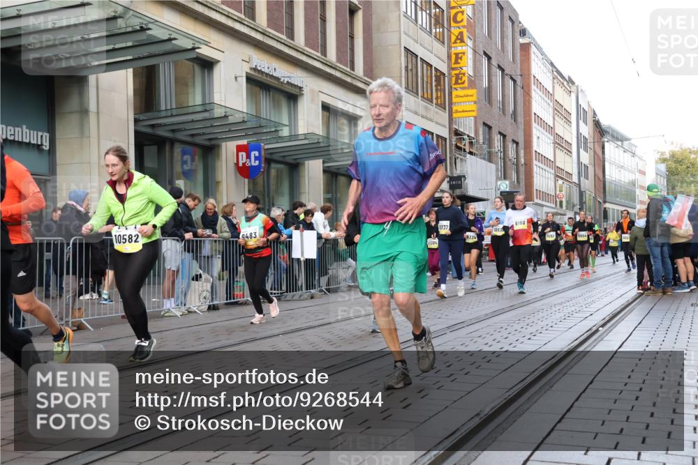 05.10.2025 - 20. swb-Marathon Bremen Strokosch-Dieckow http://msf.ph/oto/9268544 05.10.2025 11:07:00 Ziel 7779, 9180, 9217, 9265, 9334, 9483, 9491, 9628, 9702, 9757, 9780, 9877, 9890, 10037, 10160, 10193, 10223, 10286, 10330, 10332, 10371, 10582, 10632, 10737, 10776, 10824, 10836, 10854, 10902, 10991, 11122, 11159, 11258, 11262, 11329, 11384, 11477, 11529, 11584, 7779, 9180, 9217, 9265, 9334, 9483, 9491, 9628, 9702, 9757, 9780, 9877, 9890, 10037, 10160, 10193, 10223, 10286, 10330, 10332, 10371, 10582, 10632, 10737, 10776, 10824, 10836, 10854, 10902, 10991, 11122, 11159 meine-sportfotos.de