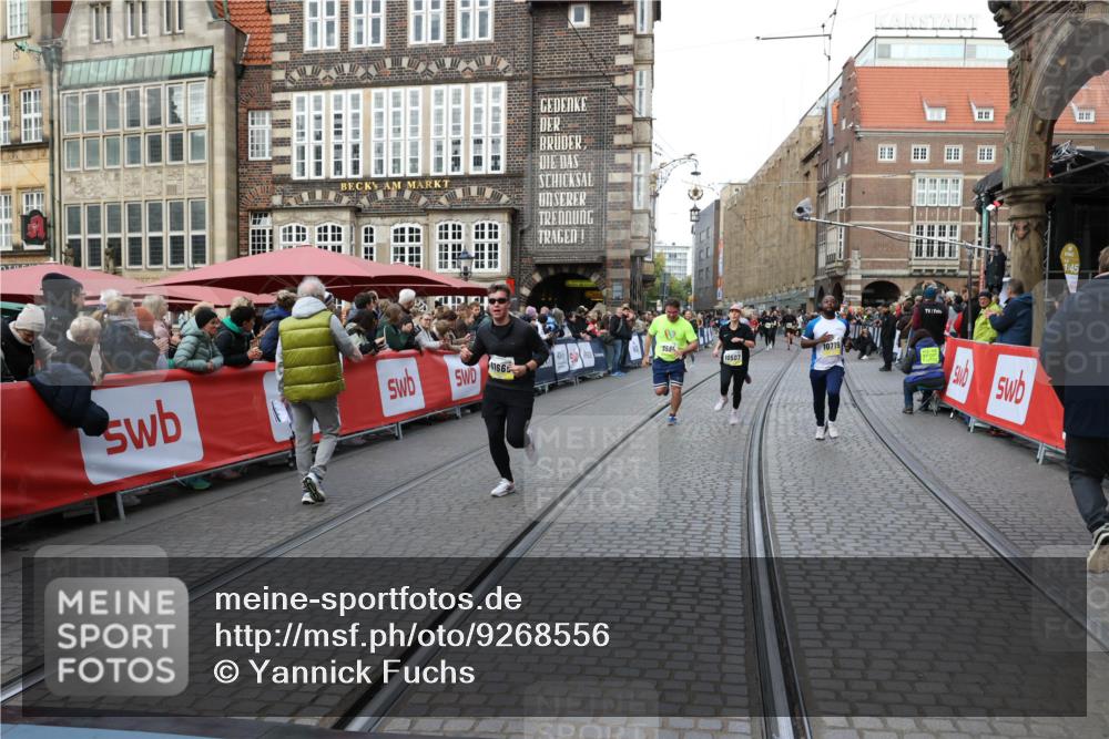 05.10.2025 - 20. swb-Marathon Bremen Yannick Fuchs http://msf.ph/oto/9268556 05.10.2025 10:52:27 Ziel 9584, 9955, 9987, 10038, 10507, 10719, 10900, 10927, 10942, 11128, 11458, 11491, 11665 meine-sportfotos.de