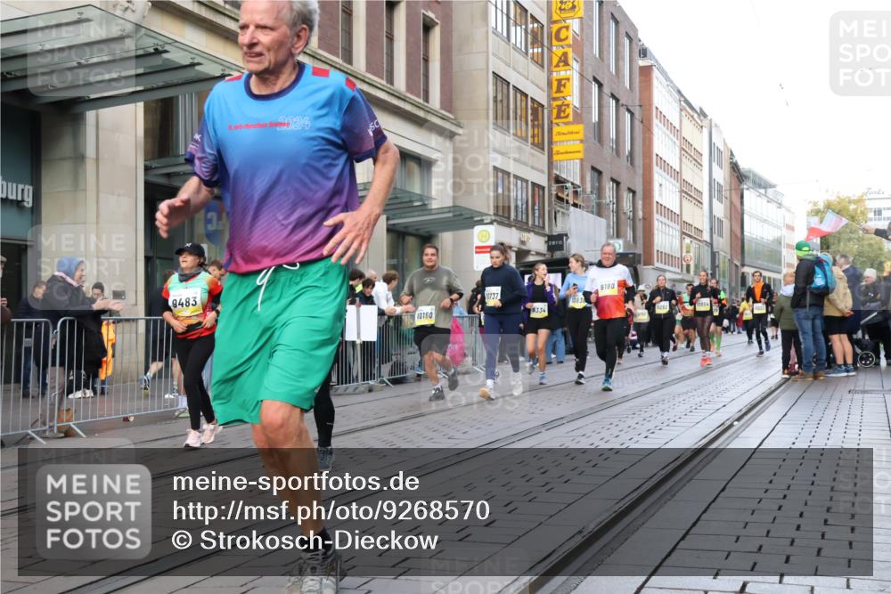 05.10.2025 - 20. swb-Marathon Bremen Strokosch-Dieckow http://msf.ph/oto/9268570 05.10.2025 11:07:01 Ziel 7779, 9180, 9217, 9265, 9334, 9483, 9491, 9628, 9702, 9757, 9780, 9877, 10037, 10160, 10223, 10286, 10330, 10332, 10371, 10582, 10632, 10737, 10776, 10824, 10836, 10854, 10902, 11122, 11159, 11258, 11262, 11329, 11384, 11477, 11529, 11584, 7779, 9180, 9217, 9265, 9334, 9483, 9491, 9628, 9702, 9757, 9780, 9877, 10037, 10160, 10223, 10286, 10330, 10332, 10371, 10582, 10632, 10737, 10776, 10824, 10836, 10854, 10902, 11122, 11159 meine-sportfotos.de