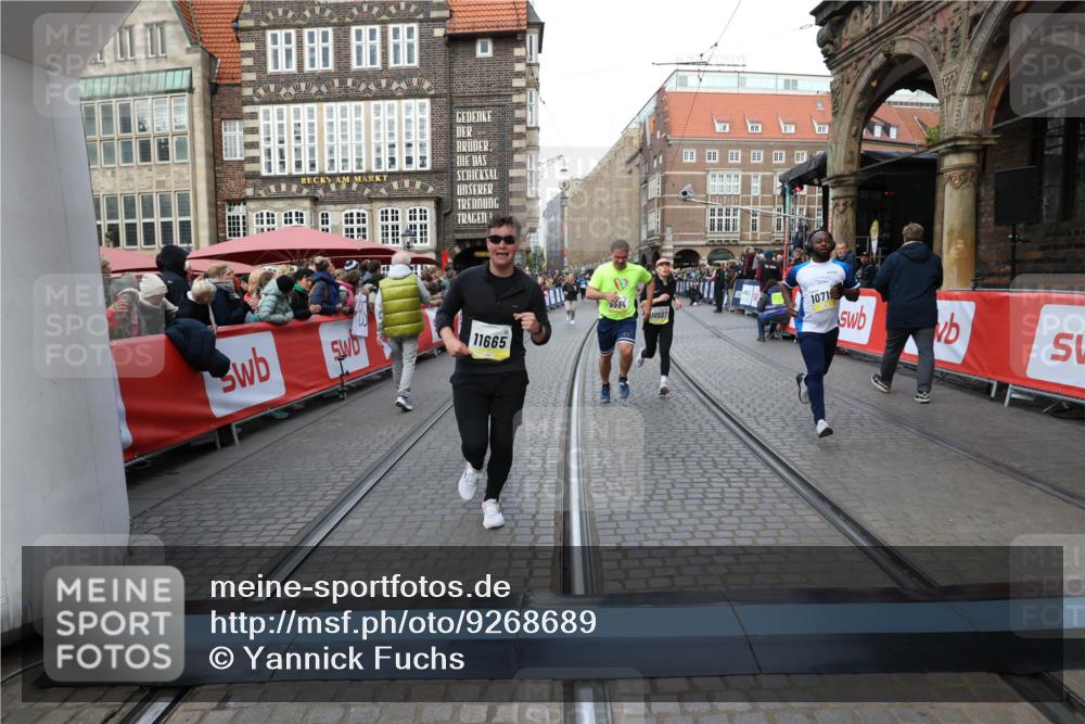 05.10.2025 - 20. swb-Marathon Bremen Yannick Fuchs http://msf.ph/oto/9268689 05.10.2025 10:52:28 Ziel 9584, 9955, 9987, 10038, 10507, 10719, 10900, 10927, 10942, 11128, 11458, 11491, 11665 meine-sportfotos.de