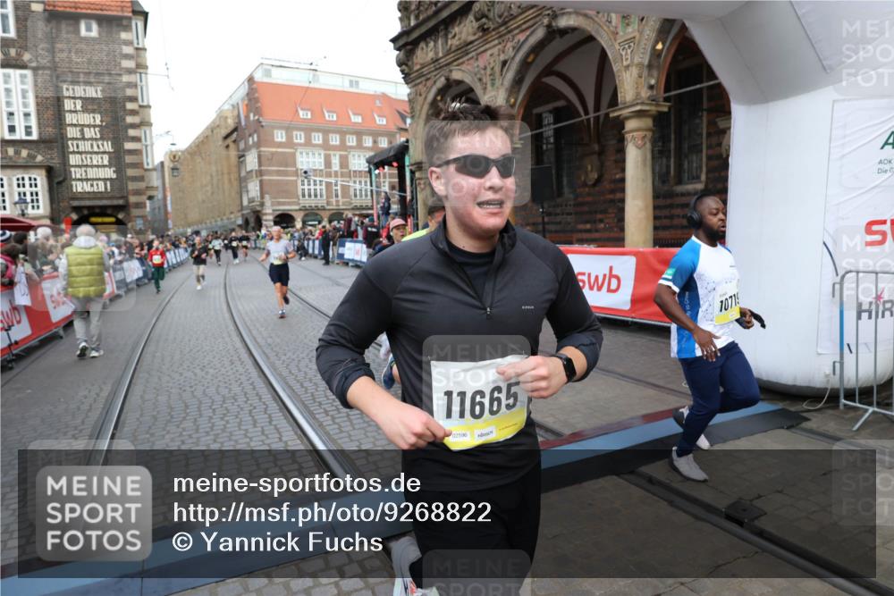 05.10.2025 - 20. swb-Marathon Bremen Yannick Fuchs http://msf.ph/oto/9268822 05.10.2025 10:52:29 Ziel 9172, 9584, 9955, 9987, 10507, 10719, 10900, 10927, 11128, 11458, 11491, 11528, 11665 meine-sportfotos.de