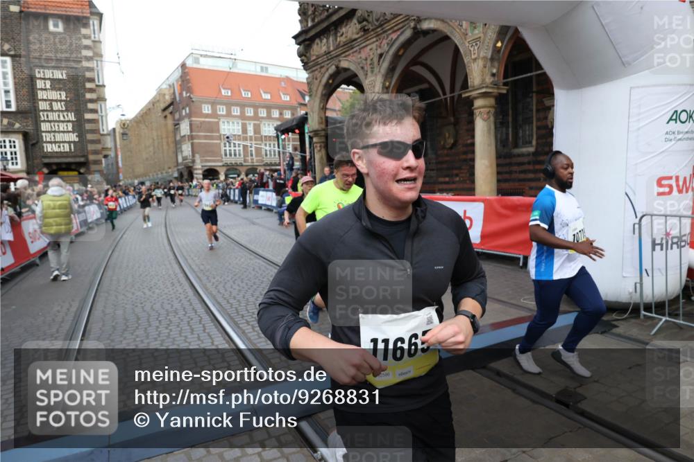 05.10.2025 - 20. swb-Marathon Bremen Yannick Fuchs http://msf.ph/oto/9268831 05.10.2025 10:52:29 Ziel 9172, 9584, 9955, 9987, 10507, 10719, 10900, 10927, 11128, 11458, 11491, 11528, 11665 meine-sportfotos.de