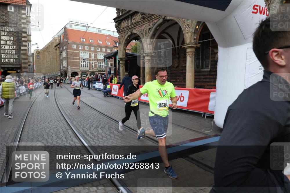 05.10.2025 - 20. swb-Marathon Bremen Yannick Fuchs http://msf.ph/oto/9268843 05.10.2025 10:52:30 Ziel 9172, 9584, 9955, 9987, 10507, 10719, 10927, 11128, 11458, 11491, 11528, 11665 meine-sportfotos.de