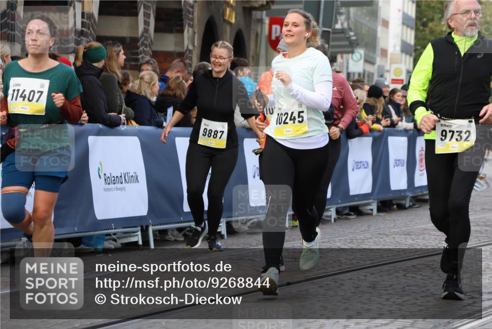 05.10.2025 - 20. swb-Marathon Bremen Strokosch-Dieckow http://msf.ph/oto/9268844 05.10.2025 11:09:39 Ziel 9001, 9538, 9731, 9732, 9887, 10245, 10316, 10412, 10417, 10672, 10881, 10886, 10943, 11407, 11654, 11655, 11664 meine-sportfotos.de