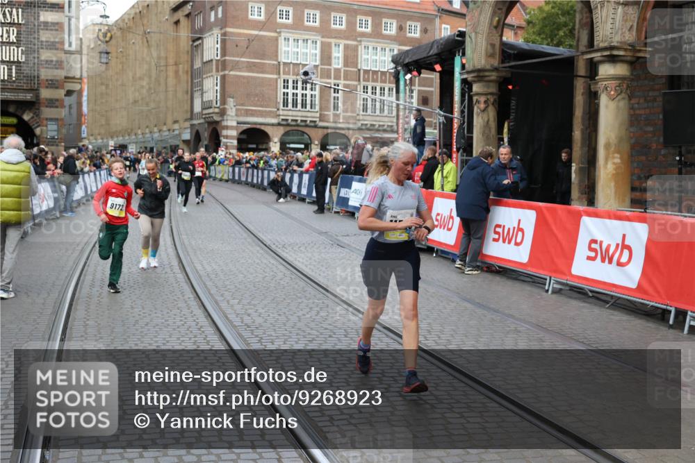 05.10.2025 - 20. swb-Marathon Bremen Yannick Fuchs http://msf.ph/oto/9268923 05.10.2025 10:52:31 Ziel 9172, 9584, 9955, 9987, 10241, 10507, 10719, 10927, 11128, 11491, 11528, 11665 meine-sportfotos.de