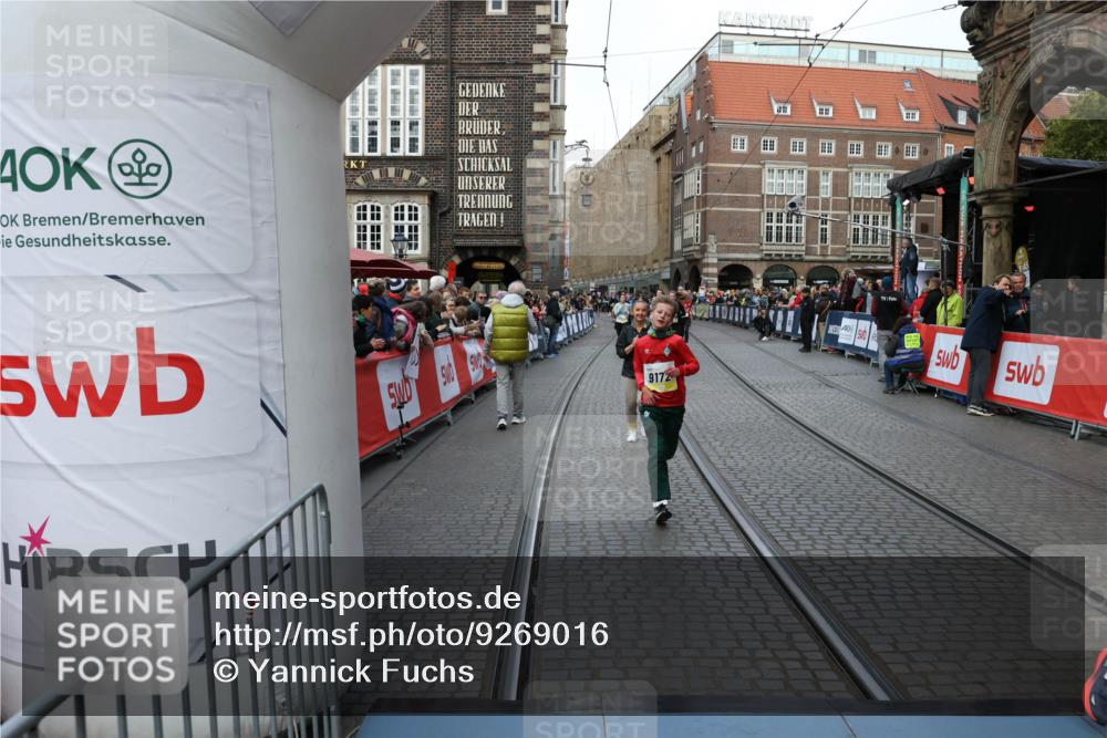 05.10.2025 - 20. swb-Marathon Bremen Yannick Fuchs http://msf.ph/oto/9269016 05.10.2025 10:52:32 Ziel 9172, 9584, 9987, 10241, 10507, 10719, 11128, 11528, 11665 meine-sportfotos.de