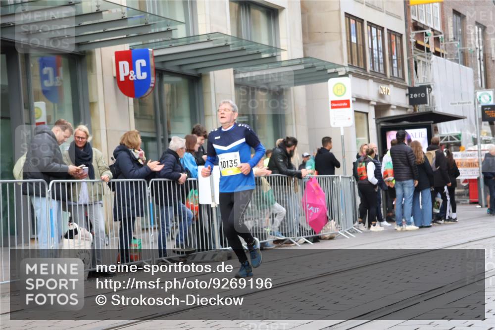 05.10.2025 - 20. swb-Marathon Bremen Strokosch-Dieckow http://msf.ph/oto/9269196 05.10.2025 11:07:29 Ziel 8123, 9212, 9306, 9615, 10135, 10365, 10366, 10550, 10650, 10706, 10749, 10782, 10783, 11677, 8123, 9212, 9306, 9615, 10135, 10365, 10366, 10550, 10650, 10706, 10749, 10782, 10783, 11677 meine-sportfotos.de