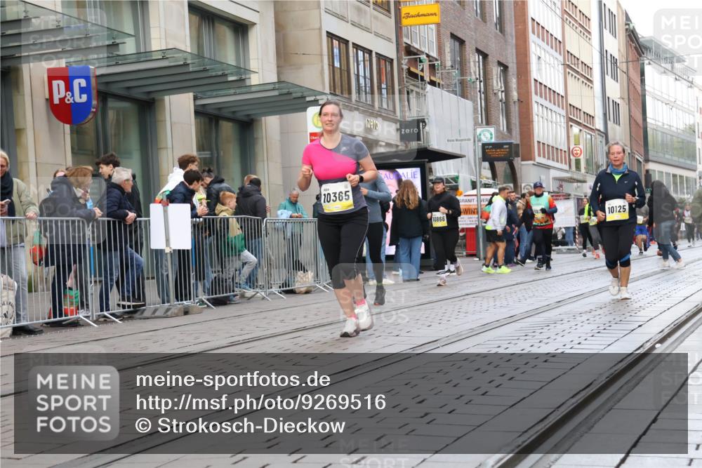 05.10.2025 - 20. swb-Marathon Bremen Strokosch-Dieckow http://msf.ph/oto/9269516 05.10.2025 11:07:44 Ziel 8123, 9212, 9519, 9557, 9599, 9617, 9874, 10125, 10135, 10365, 10366, 10706, 10782, 10783, 10866, 11019, 11232, 11309, 11490, 11670, 11677, 8123, 9212, 9519, 9557, 9599, 9617, 9874, 10125, 10135, 10365, 10366, 10706, 10782, 10783, 10866, 11019, 11232, 11309, 11490, 11670, 11677 meine-sportfotos.de