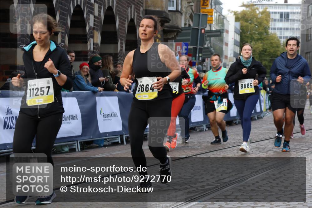 05.10.2025 - 20. swb-Marathon Bremen Strokosch-Dieckow http://msf.ph/oto/9272770 05.10.2025 11:11:06 Ziel 8865, 9245, 9273, 9664, 9822, 9823, 9836, 9837, 9948, 10415, 11257, 11395, 11580 meine-sportfotos.de