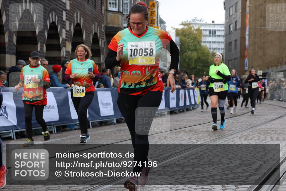 05.10.2025 - 20. swb-Marathon Bremen Strokosch-Dieckow http://msf.ph/oto/9274196 05.10.2025 11:11:40 Ziel 9453, 9680, 9999, 10058, 10235, 10236, 10264, 10333, 11172, 11191 meine-sportfotos.de