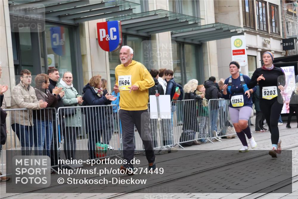 05.10.2025 - 20. swb-Marathon Bremen Strokosch-Dieckow http://msf.ph/oto/9274449 05.10.2025 11:12:33 Ziel 9203, 10041, 10186, 10190, 11118, 11252, 11494, 9203, 10041, 10186, 10190, 11118, 11252, 11494 meine-sportfotos.de