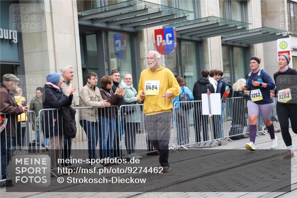 05.10.2025 - 20. swb-Marathon Bremen Strokosch-Dieckow http://msf.ph/oto/9274462 05.10.2025 11:12:34 Ziel 9203, 10041, 10186, 10190, 11118, 11170, 11252, 11494, 9203, 10041, 10186, 10190, 11118, 11170, 11252, 11494 meine-sportfotos.de