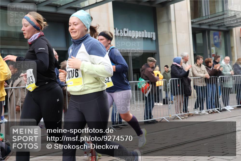 05.10.2025 - 20. swb-Marathon Bremen Strokosch-Dieckow http://msf.ph/oto/9274570 05.10.2025 11:12:37 Ziel 9203, 10041, 10186, 11118, 11170, 11252, 11494, 9203, 10041, 10186, 11118, 11170, 11252, 11494 meine-sportfotos.de