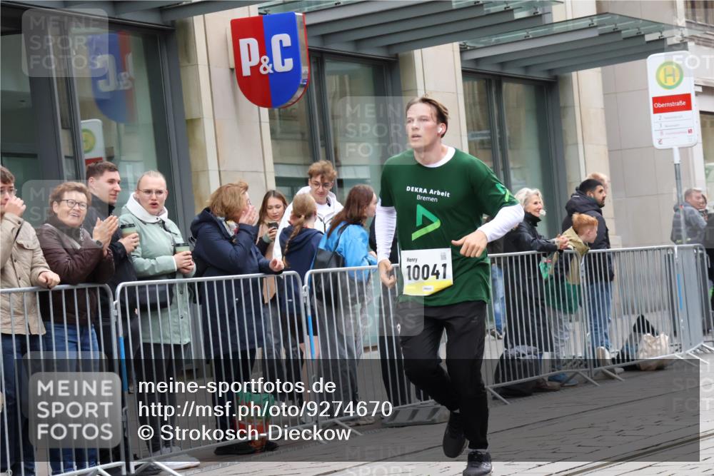 05.10.2025 - 20. swb-Marathon Bremen Strokosch-Dieckow http://msf.ph/oto/9274670 05.10.2025 11:12:42 Ziel 9203, 9891, 10041, 10186, 11118, 11170, 11252, 11332, 11494, 9203, 9891, 10041, 10186, 11118, 11170, 11252, 11332, 11494 meine-sportfotos.de