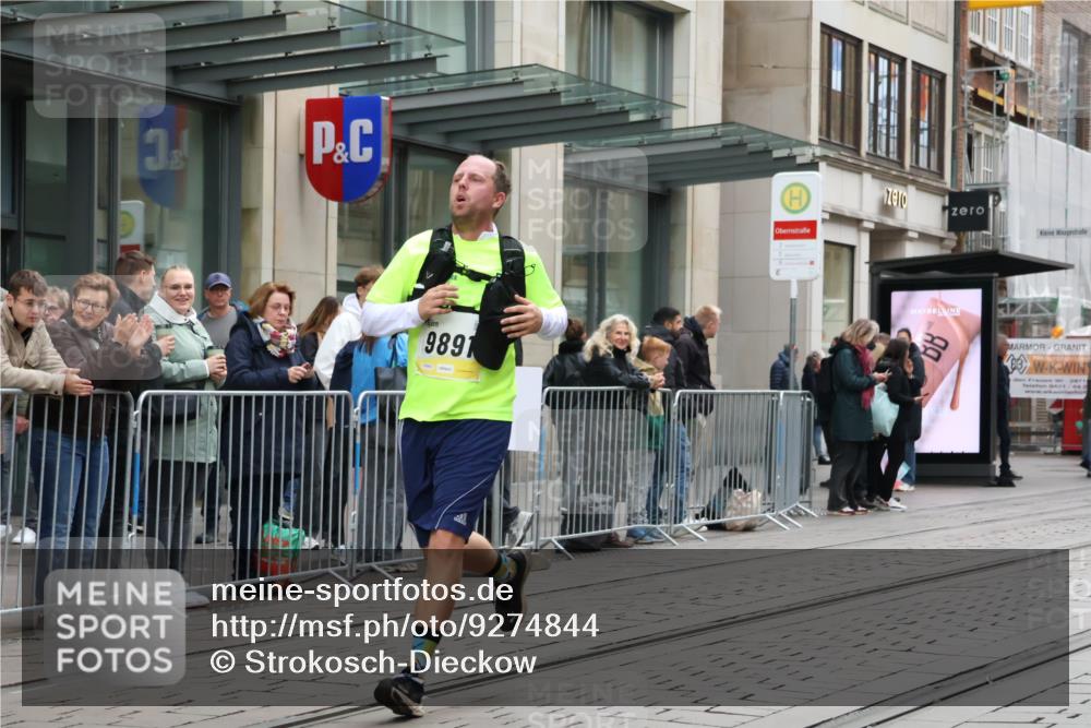 05.10.2025 - 20. swb-Marathon Bremen Strokosch-Dieckow http://msf.ph/oto/9274844 05.10.2025 11:13:00 Ziel 9891, 10273, 11117, 11332, 11367, 9891, 10273, 11117, 11332, 11367 meine-sportfotos.de