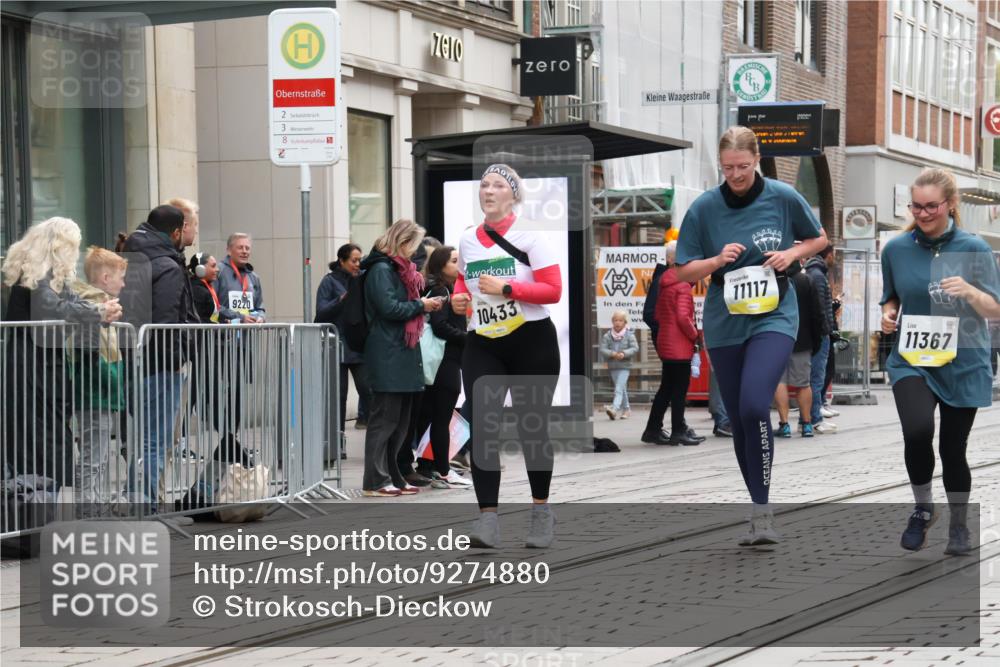 05.10.2025 - 20. swb-Marathon Bremen Strokosch-Dieckow http://msf.ph/oto/9274880 05.10.2025 11:13:03 Ziel 9891, 10273, 11117, 11332, 11367, 9891, 10273, 11117, 11332, 11367 meine-sportfotos.de
