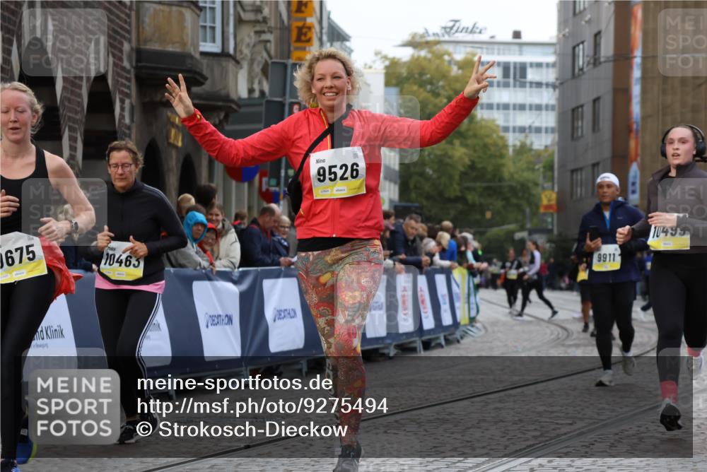 05.10.2025 - 20. swb-Marathon Bremen Strokosch-Dieckow http://msf.ph/oto/9275494 05.10.2025 11:12:05 Ziel 9526, 9675, 9726, 9867, 10463, 10499, 10849 meine-sportfotos.de
