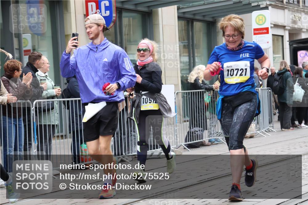 05.10.2025 - 20. swb-Marathon Bremen Strokosch-Dieckow http://msf.ph/oto/9275525 05.10.2025 11:13:33 Ziel 7014, 7410, 9012, 9242, 9342, 9631, 9667, 9899, 9946, 10000, 10036, 10040, 10364, 10512, 10574, 10671, 10705, 10707, 10721, 10756, 10842, 10957, 11060, 11068, 11264, 11385, 11541, 11548, 11652, 11653, 7014, 7410, 9012, 9242, 9342, 9631, 9667, 9899, 9946, 10000, 10036, 10040, 10364, 10512, 10574, 10671, 10705, 10707, 10721, 10756, 10842, 10957, 11060, 11068, 11264, 11385, 11541, 11548, 11652, 11653 meine-sportfotos.de