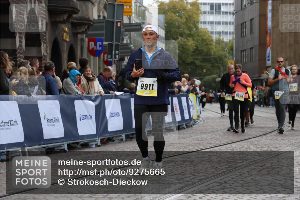 05.10.2025 - 20. swb-Marathon Bremen Strokosch-Dieckow http://msf.ph/oto/9275665 05.10.2025 11:12:09 Ziel 9526, 9675, 9911, 10463 meine-sportfotos.de