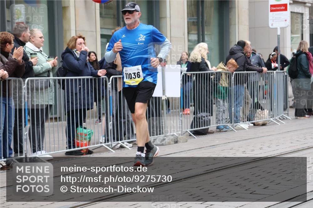 05.10.2025 - 20. swb-Marathon Bremen Strokosch-Dieckow http://msf.ph/oto/9275730 05.10.2025 11:13:44 Ziel 7014, 7410, 9012, 9342, 9380, 9631, 9667, 9695, 9946, 10000, 10036, 10491, 10512, 10671, 10721, 10756, 10842, 11036, 11541, 11548, 11555, 11652, 11653, 7014, 7410, 9012, 9342, 9380, 9631, 9667, 9695, 9946, 10000, 10036, 10491, 10512, 10671, 10721, 10756, 10842, 11036, 11541, 11548, 11555, 11652, 11653 meine-sportfotos.de